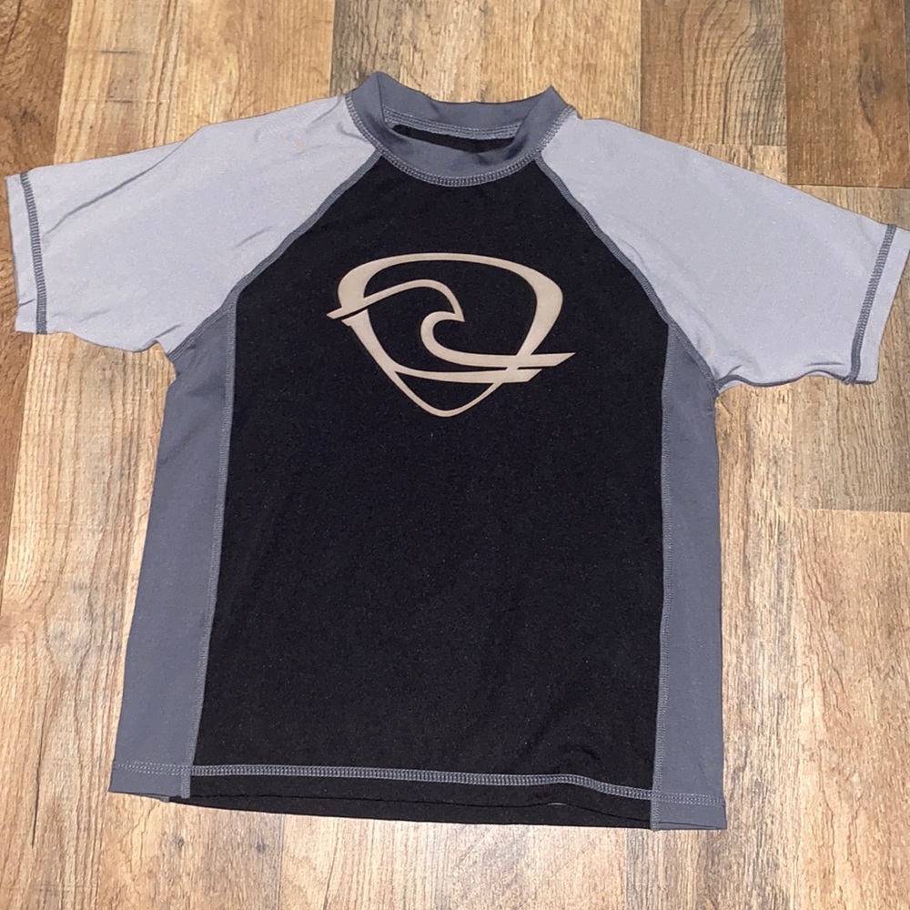 Wave Zone Black and Gray Short Sleeve Rashguard S